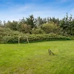 Jerrit - 1-4km From The Sea By Interhome