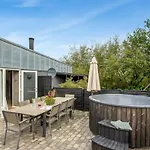 Jerrit - 1-4km From The Sea By Interhome *