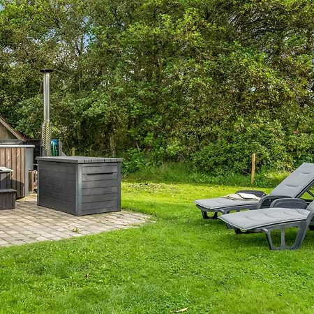Prázdninový dům Jerrit - 1-4km From The Sea By Interhome