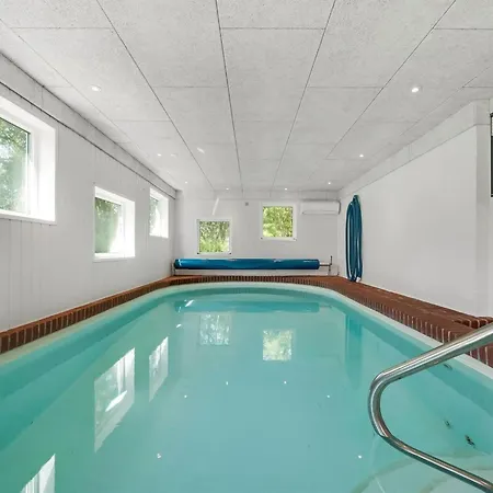 Сasa de vacaciones Jerrit - 1-4km From The Sea By Interhome *