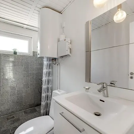 Сasa de vacaciones Jerrit - 1-4km From The Sea By Interhome *