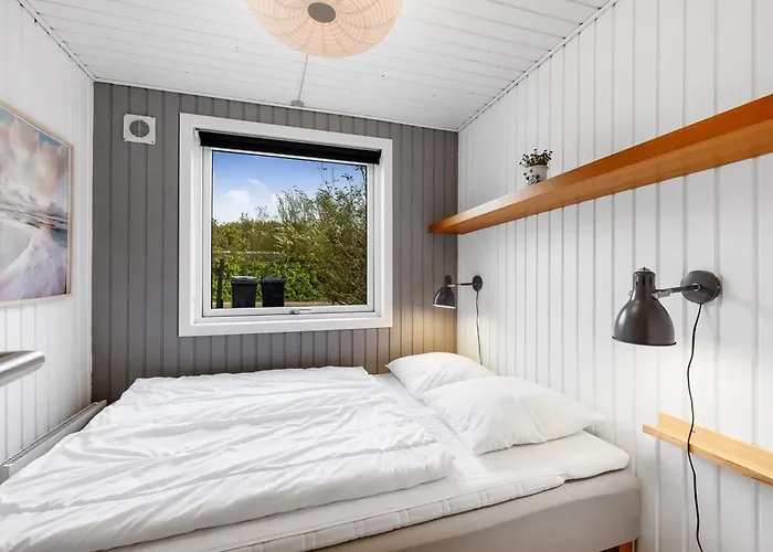 Holiday home Jerrit - 1-4km From The Sea By Interhome